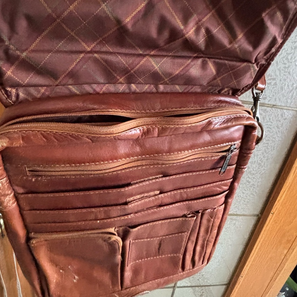 QUEROS VOLARE GROUP VINTAGE LEATHER BAG - Picture 6 of 8